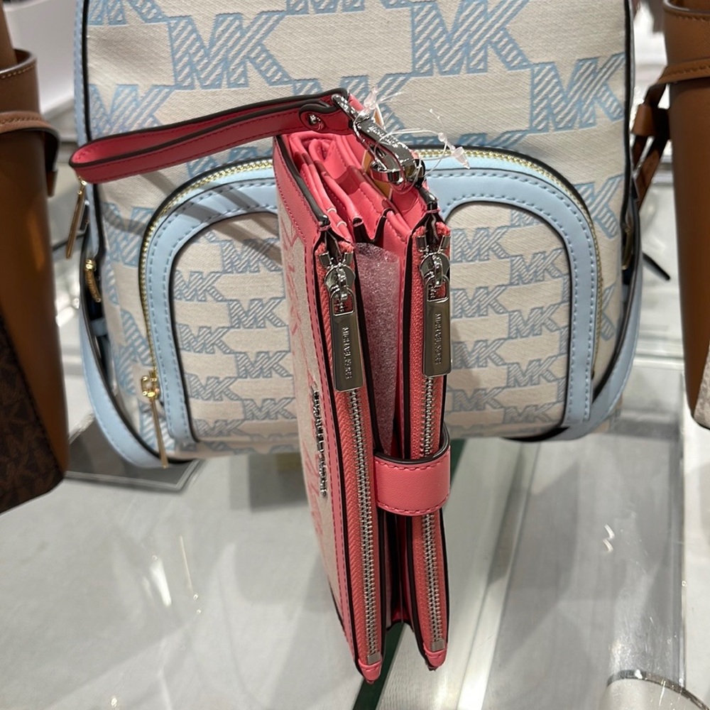 MICHAEL KORS JET SET TRAVEL 35S3GTVW7J LIGHT SAGE LG DOUBLE ZIP WRISTLET-WALLET- - Picture 4 of 16